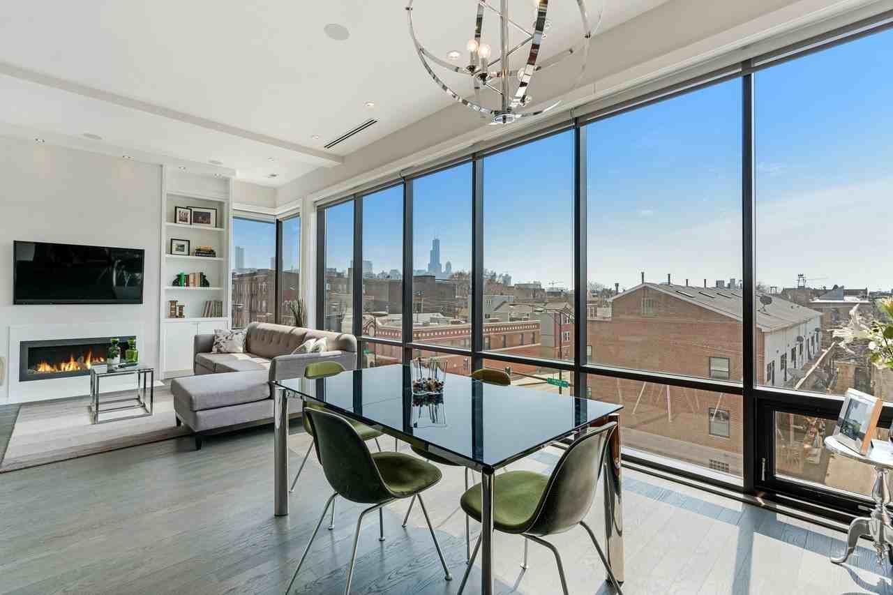1404 W Chicago Ave #4 - Photo 5 of 24
