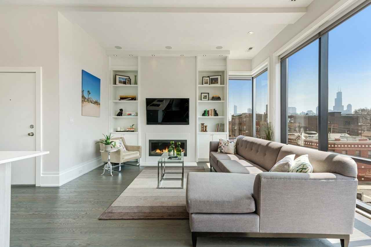 1404 W Chicago Ave #4 - Photo 6 of 24