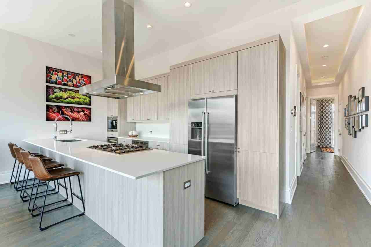 1404 W Chicago Ave #4 - Photo 7 of 24