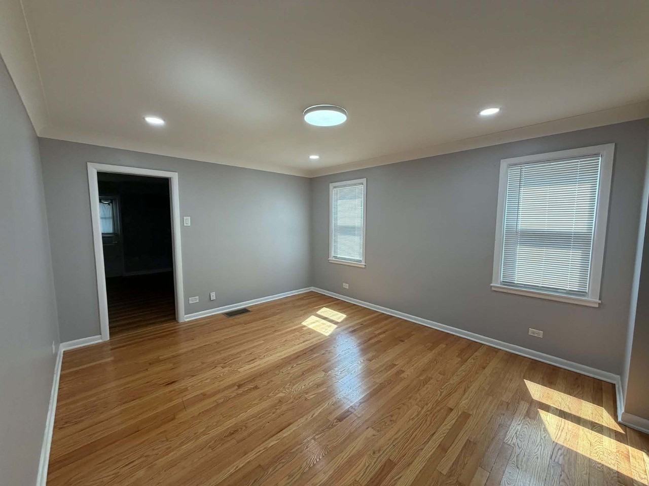 9243 Lynwood Dr - Photo 6 of 16
