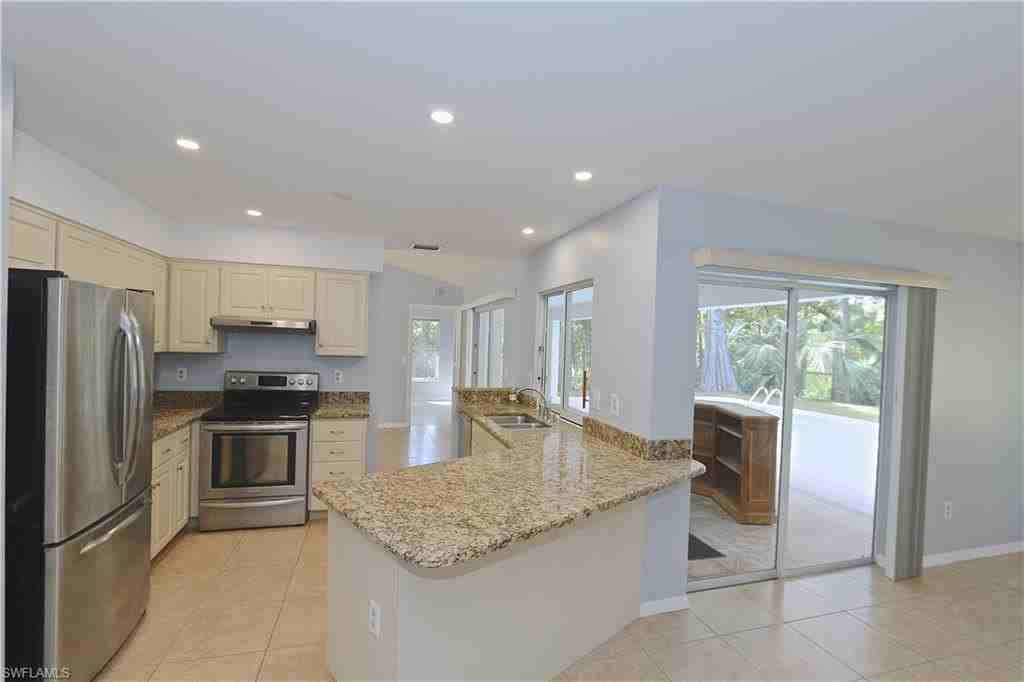 5461 Boxwood Way - Photo 7 of 23