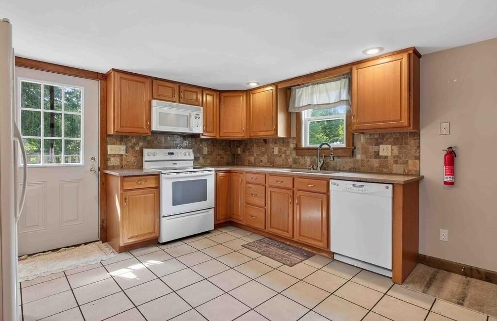 17 Kelsey St - Photo 3 of 38