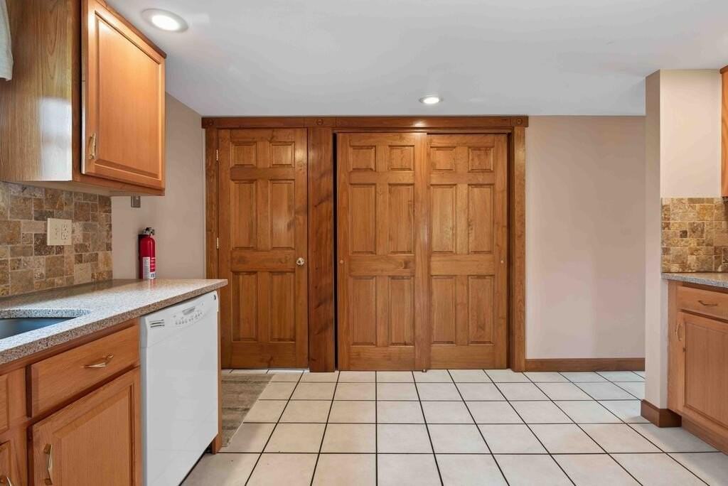 17 Kelsey St - Photo 4 of 38