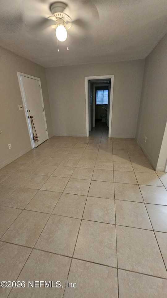 3015 Phyllis St - Photo 4 of 13