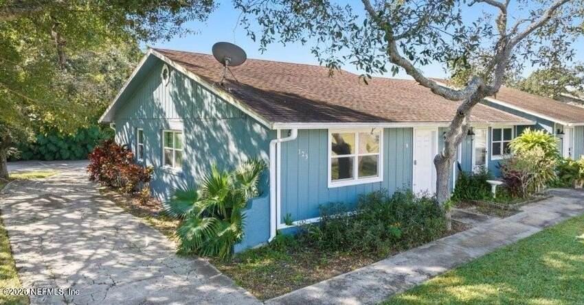 125 Rio Del Mar St #A - Photo 2 of 22