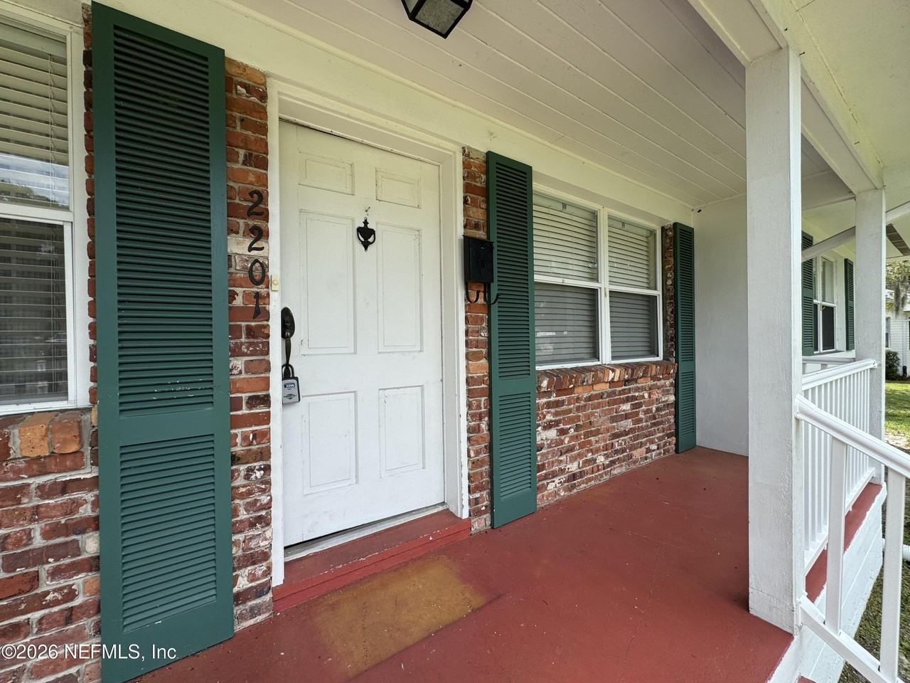 2201 Laurel St - Photo 4 of 32