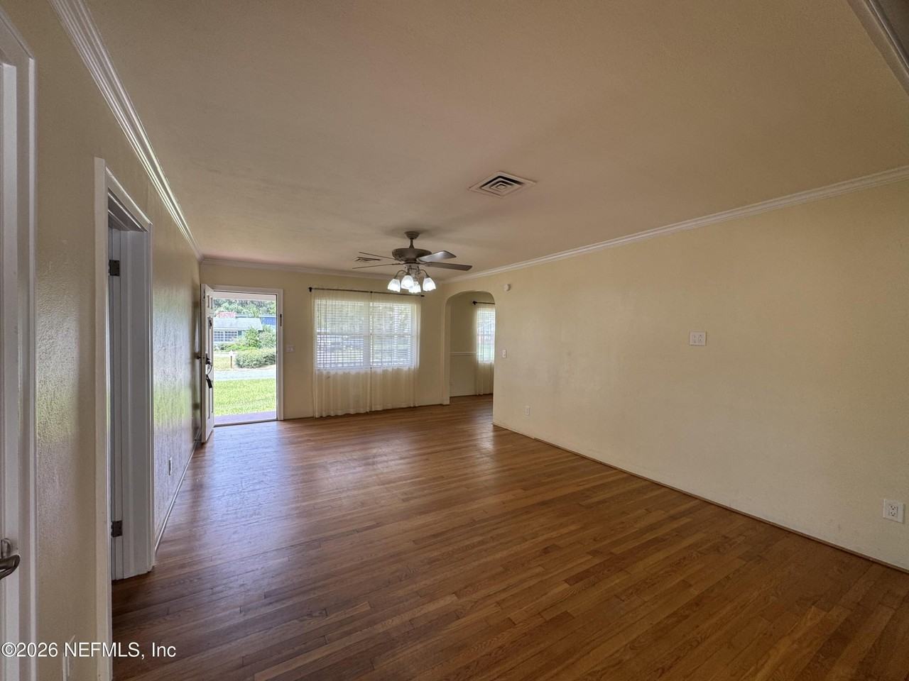 2201 Laurel St - Photo 5 of 32