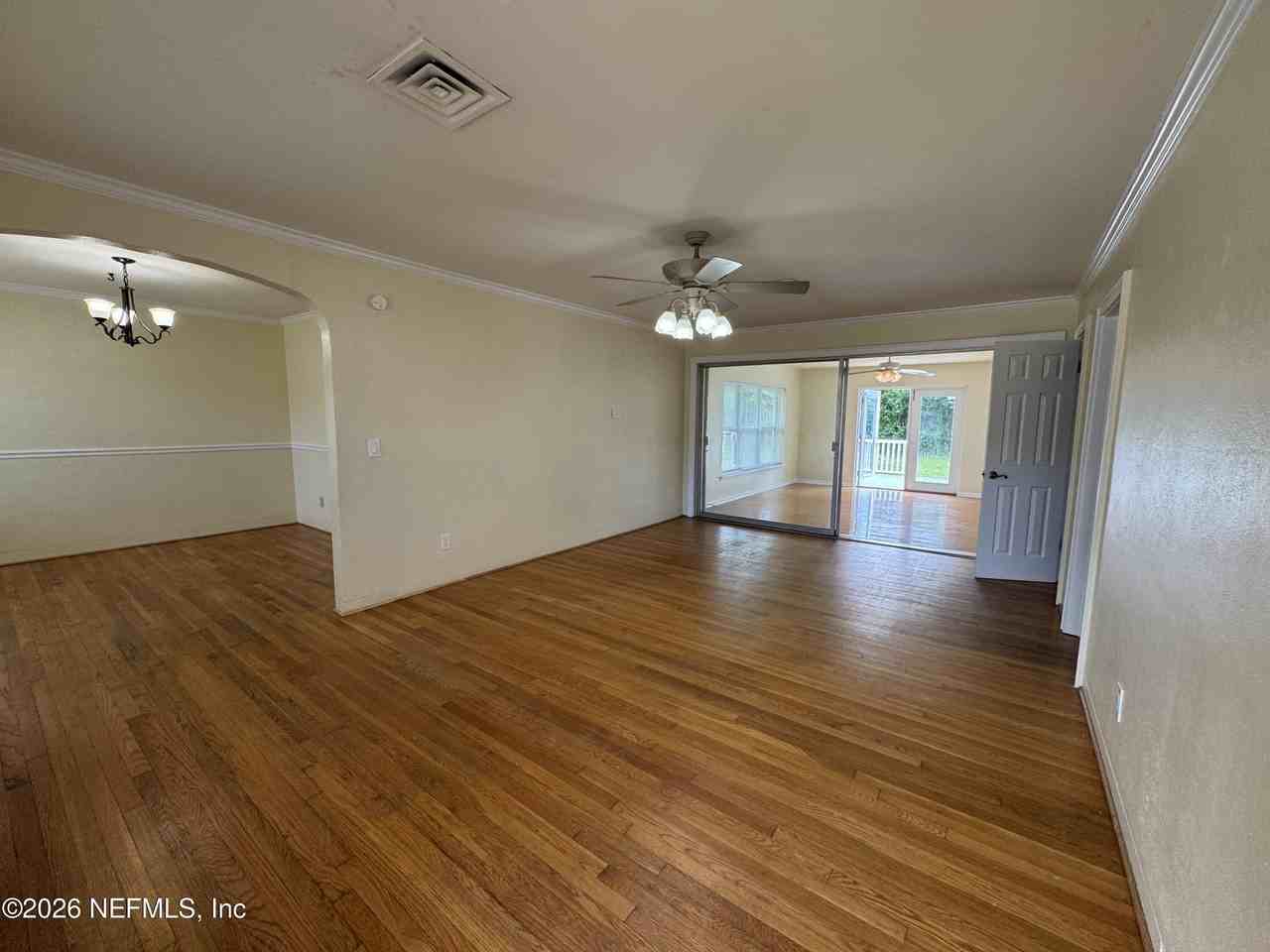 2201 Laurel St - Photo 7 of 32