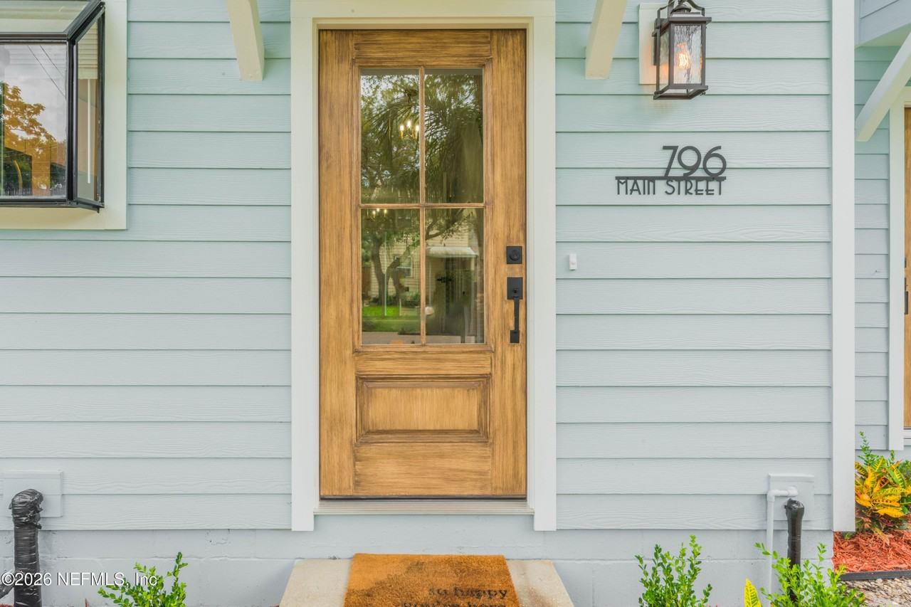 796 Main St - Photo 4 of 34