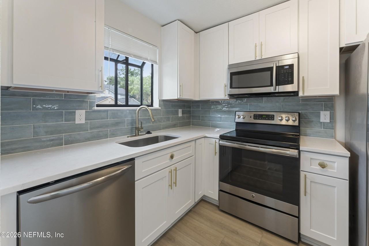 796 Main St - Photo 6 of 34