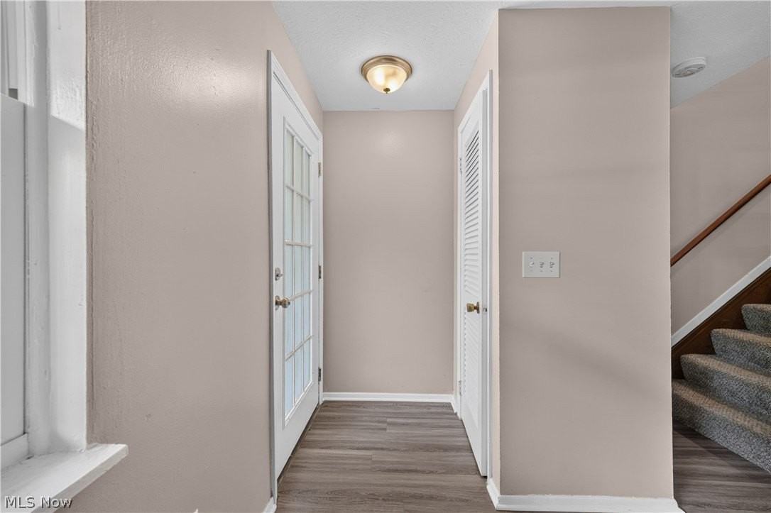 526 W College St #16 - Photo 3 of 30