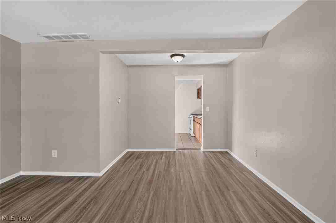 526 W College St #16 - Photo 6 of 30