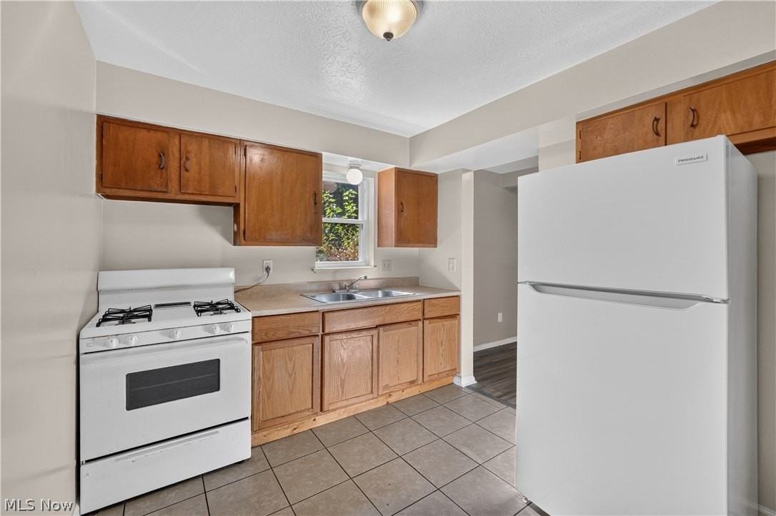 526 W College St #16 - Photo 7 of 30