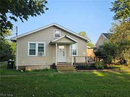 featured image of 2572 Brecksville Rd
