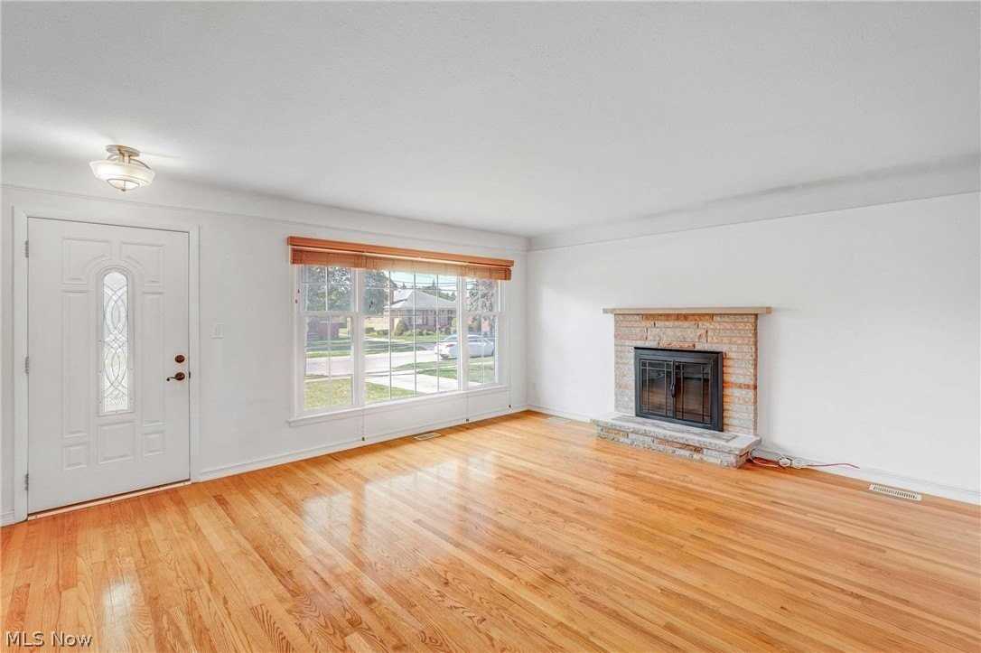 2919 Dale Ave - Photo 2 of 33