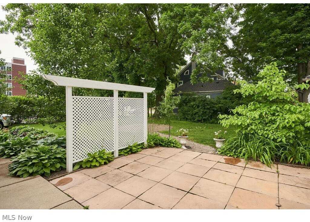 191 N Portage Path - Photo 4 of 22