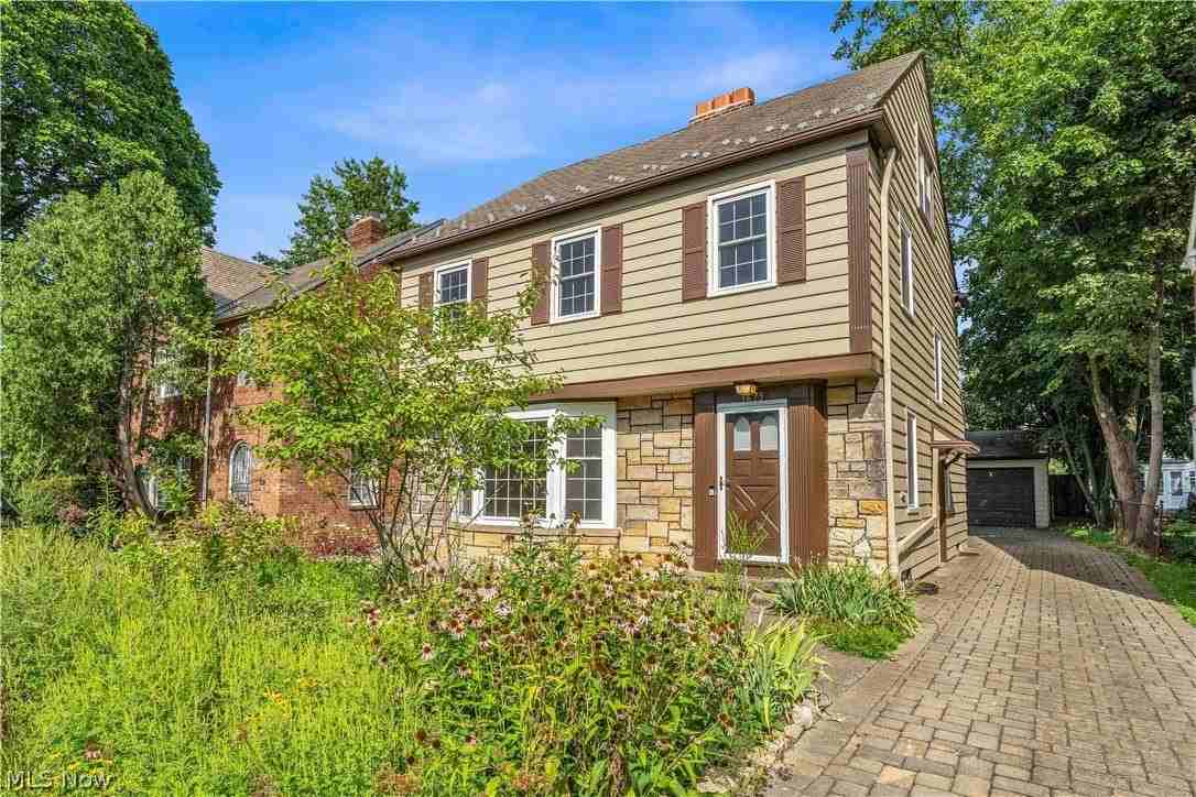 3675 Avalon Rd - Photo 2 of 30