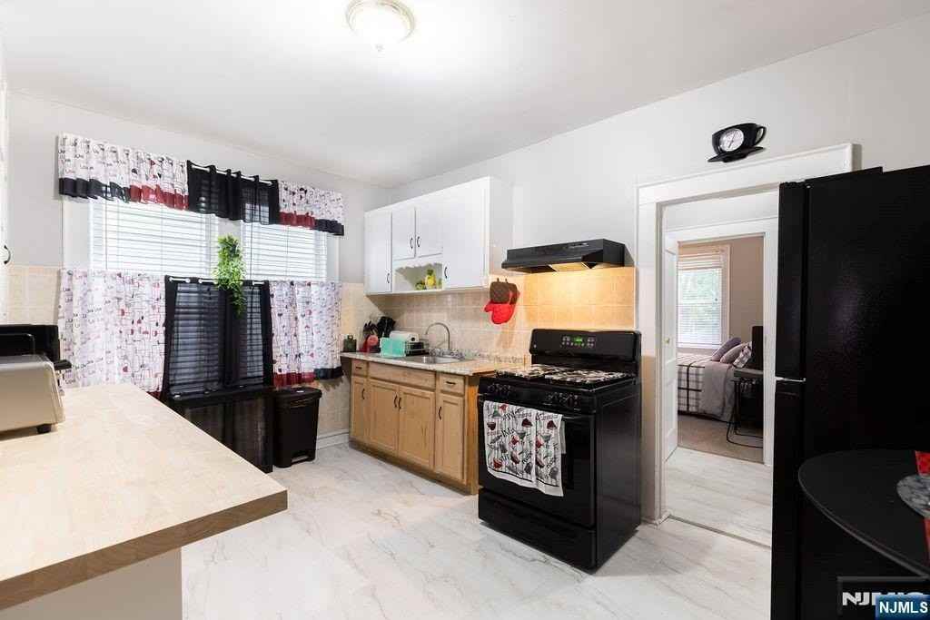 42 Harding Ter #1 - Photo 6 of 13