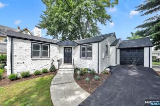 164 New York Ave - Photo 1 of 1