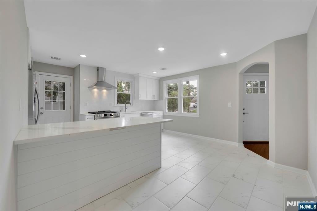 164 New York Ave - Photo 6 of 14