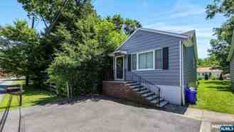15 Grandview Ave - Photo 1 of 1