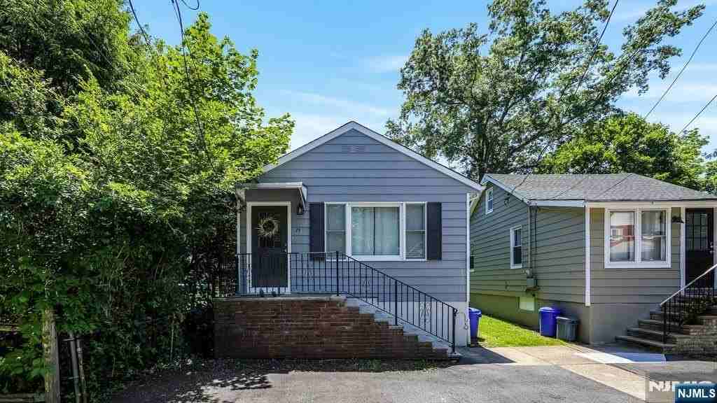 15 Grandview Ave - Photo 2 of 16