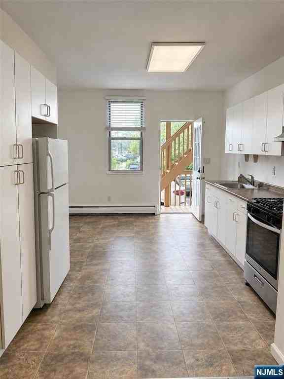 15 Grove St Apt A #15A - Photo 2 of 9