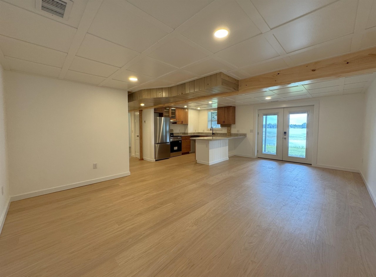 18 Holts Point Rd - Photo 3 of 18