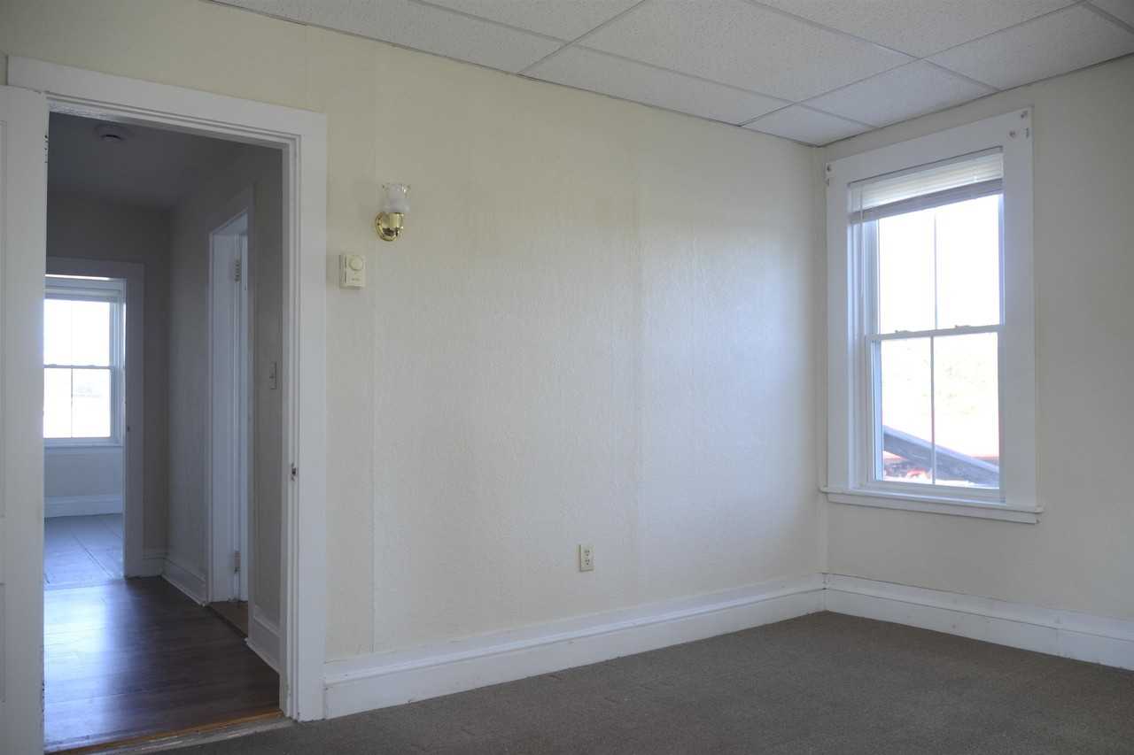 18 Manning Hill Rd #C - Photo 7 of 14