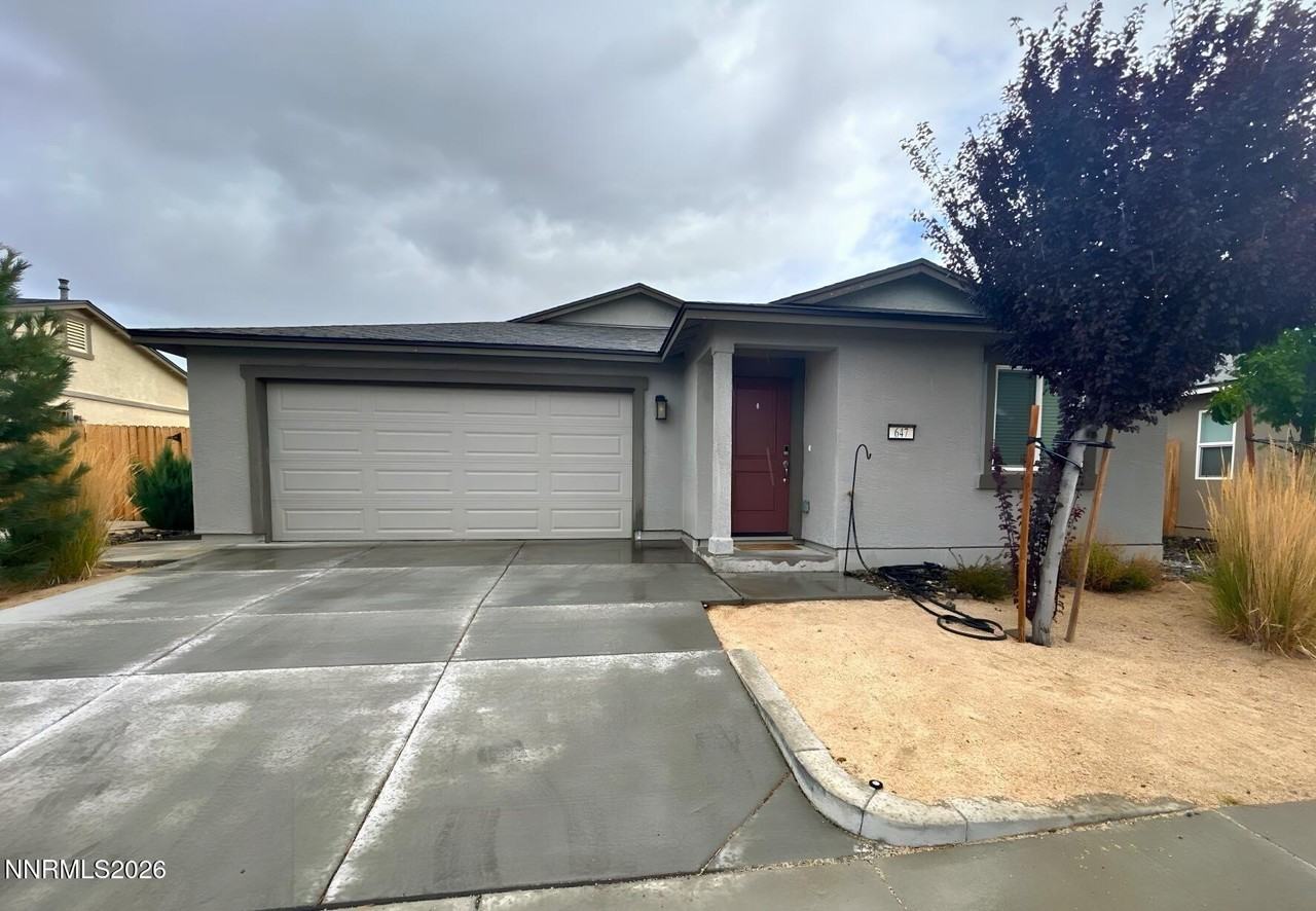 647 Osino Dr - Photo 2 of 14