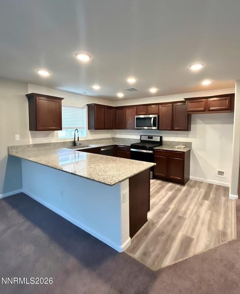 647 Osino Dr - Photo 3 of 14