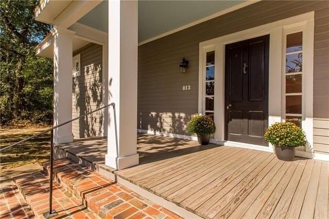813 S Jahncke Ave - Photo 3 of 50