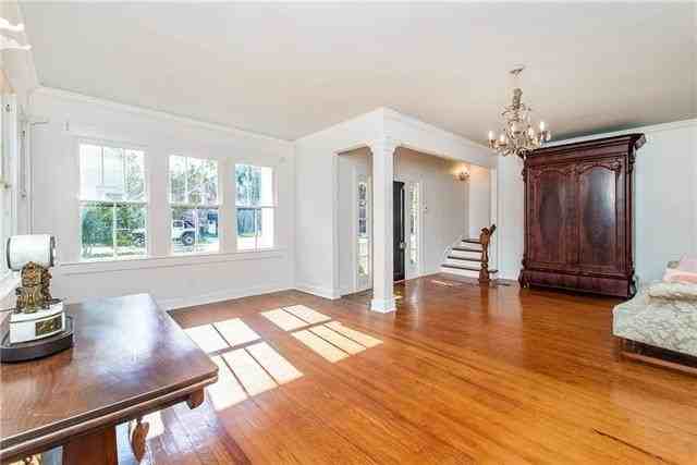 813 S Jahncke Ave - Photo 6 of 50
