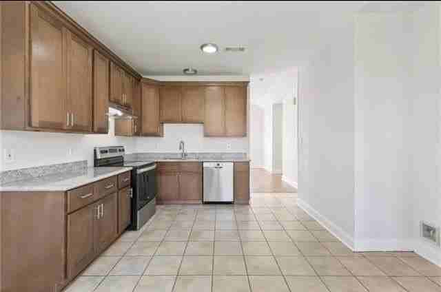 1037 Beechwood Dr - Photo 6 of 13