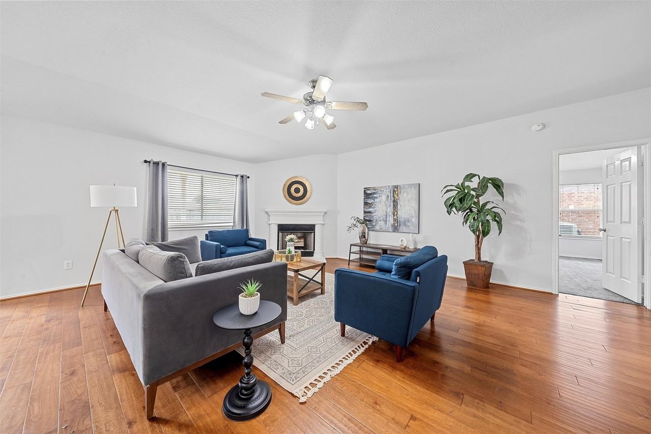 10120 Salem Way - Photo 4 of 19