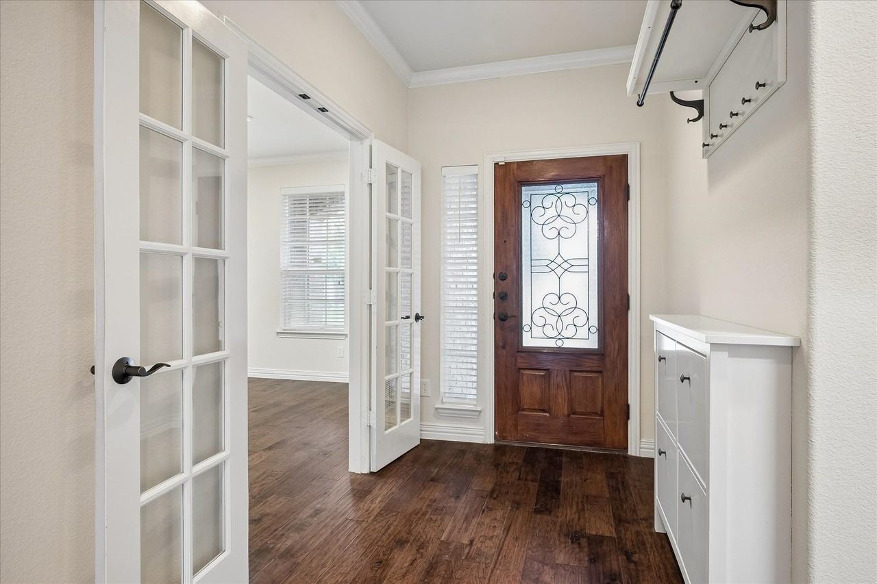 223 Aspen Ln - Photo 4 of 26
