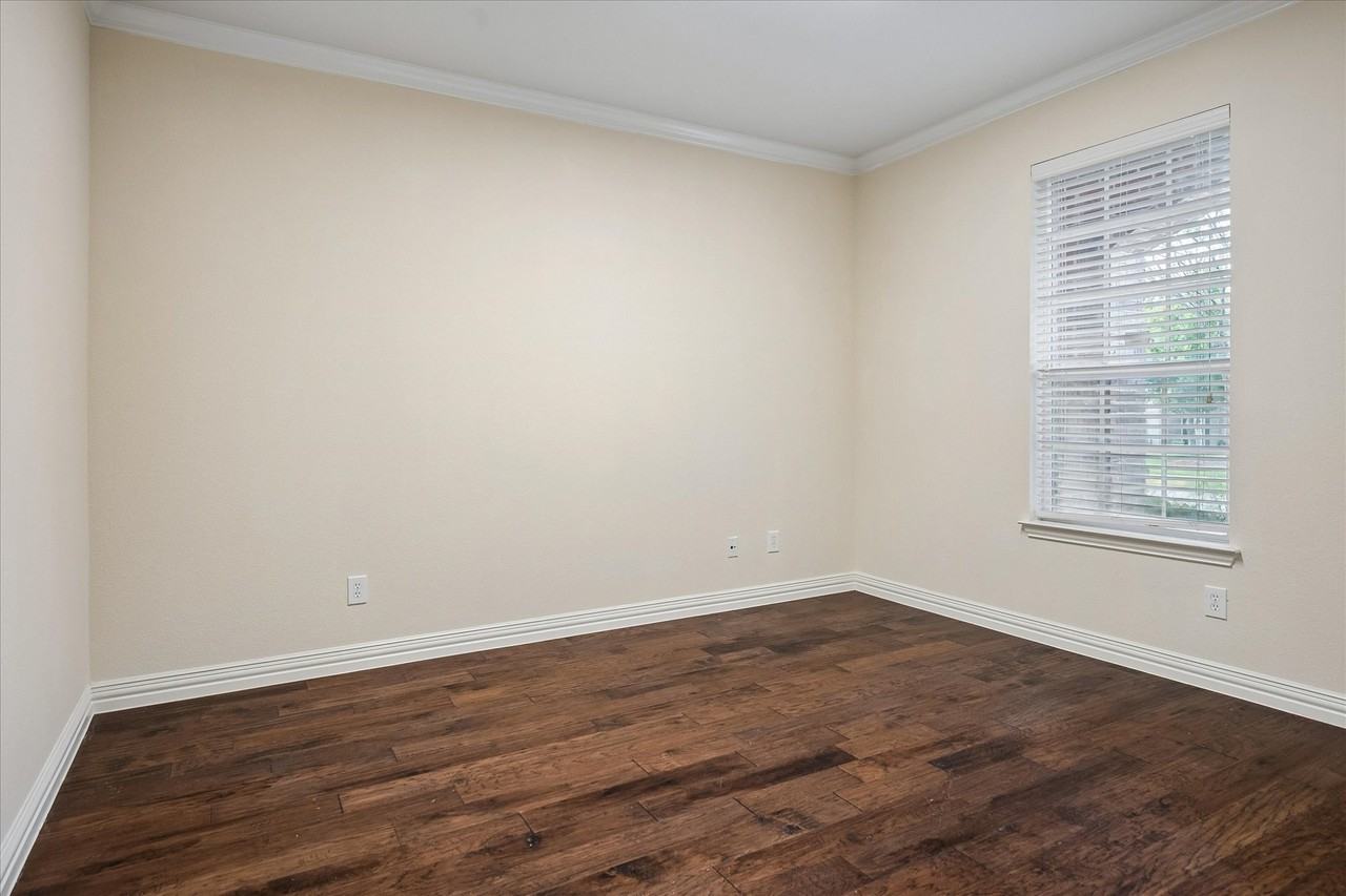 223 Aspen Ln - Photo 5 of 26