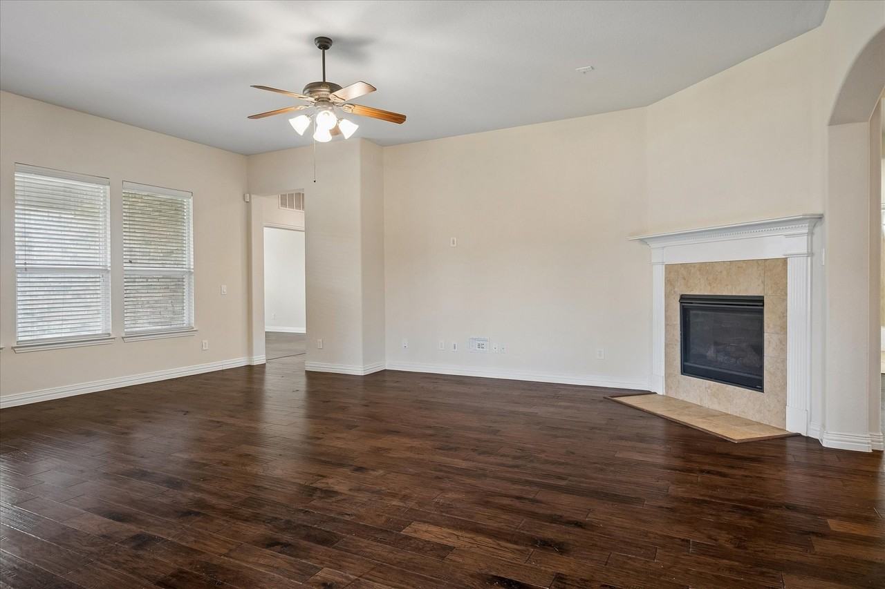 223 Aspen Ln - Photo 7 of 26