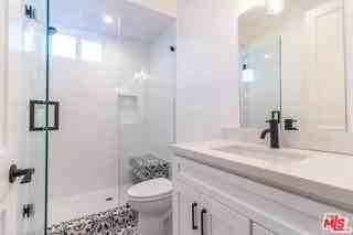 5325 Ben Ave #1-2 - Photo 4 of 8