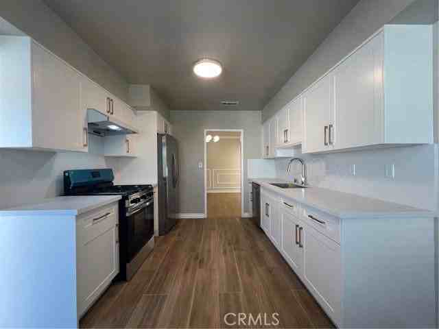 5838 Camellia Ave - Photo 3 of 7