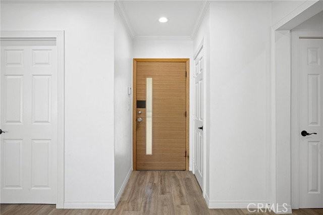 11007 Collett Ave - Photo 2 of 8