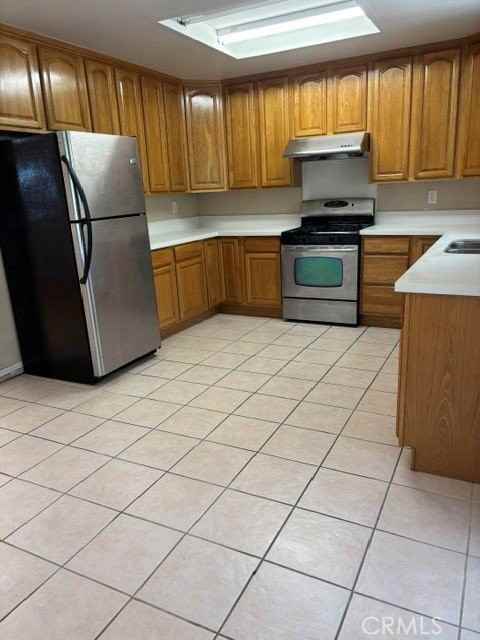 519 Taylor Dr - Photo 3 of 8