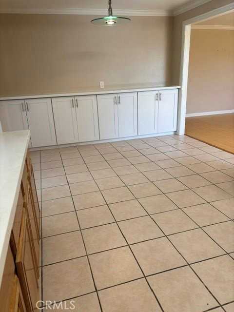 519 Taylor Dr - Photo 4 of 8