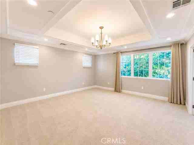 14 W Le Roy Ave - Photo 4 of 8