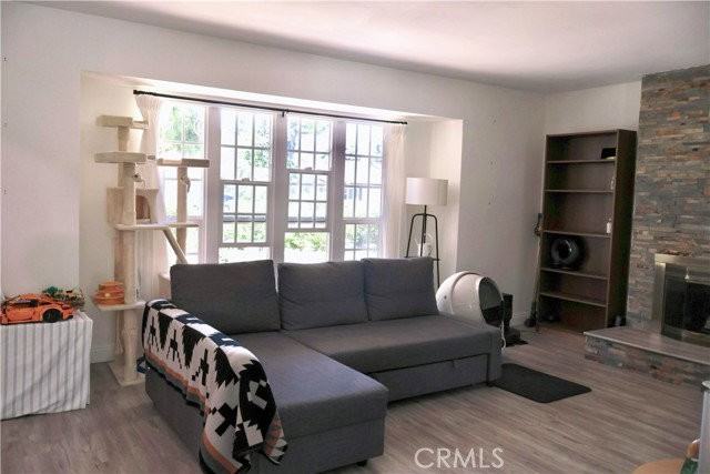 1315 S 5th Ave - Photo 5 of 7