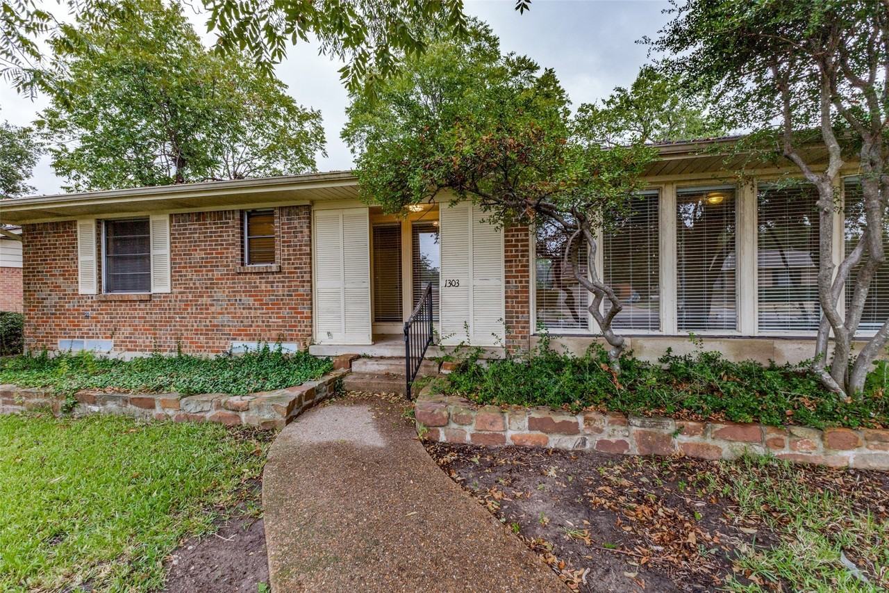 1303 Northlake Dr - Photo 3 of 26