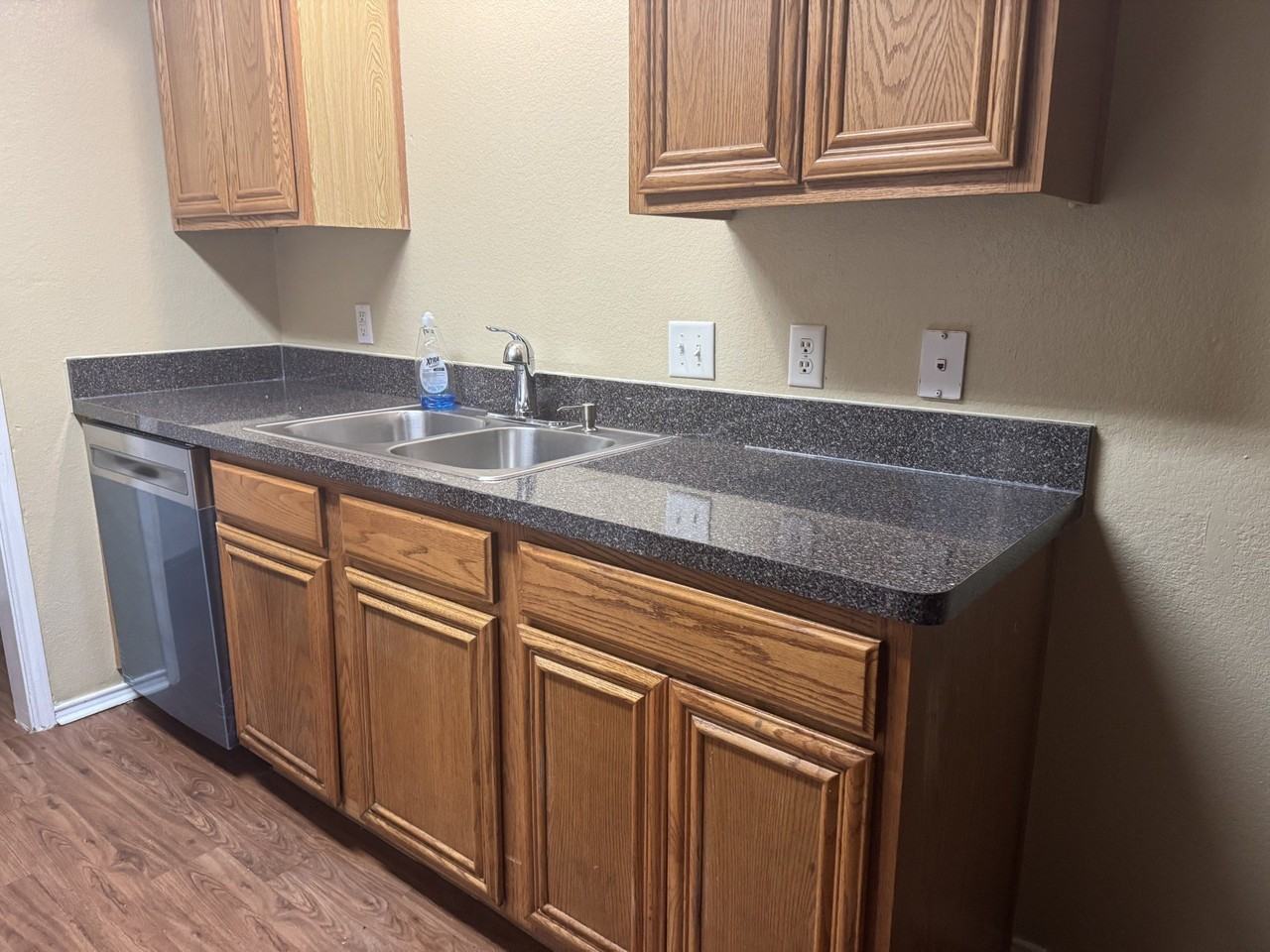 2302 Coleman Ave - Photo 4 of 13