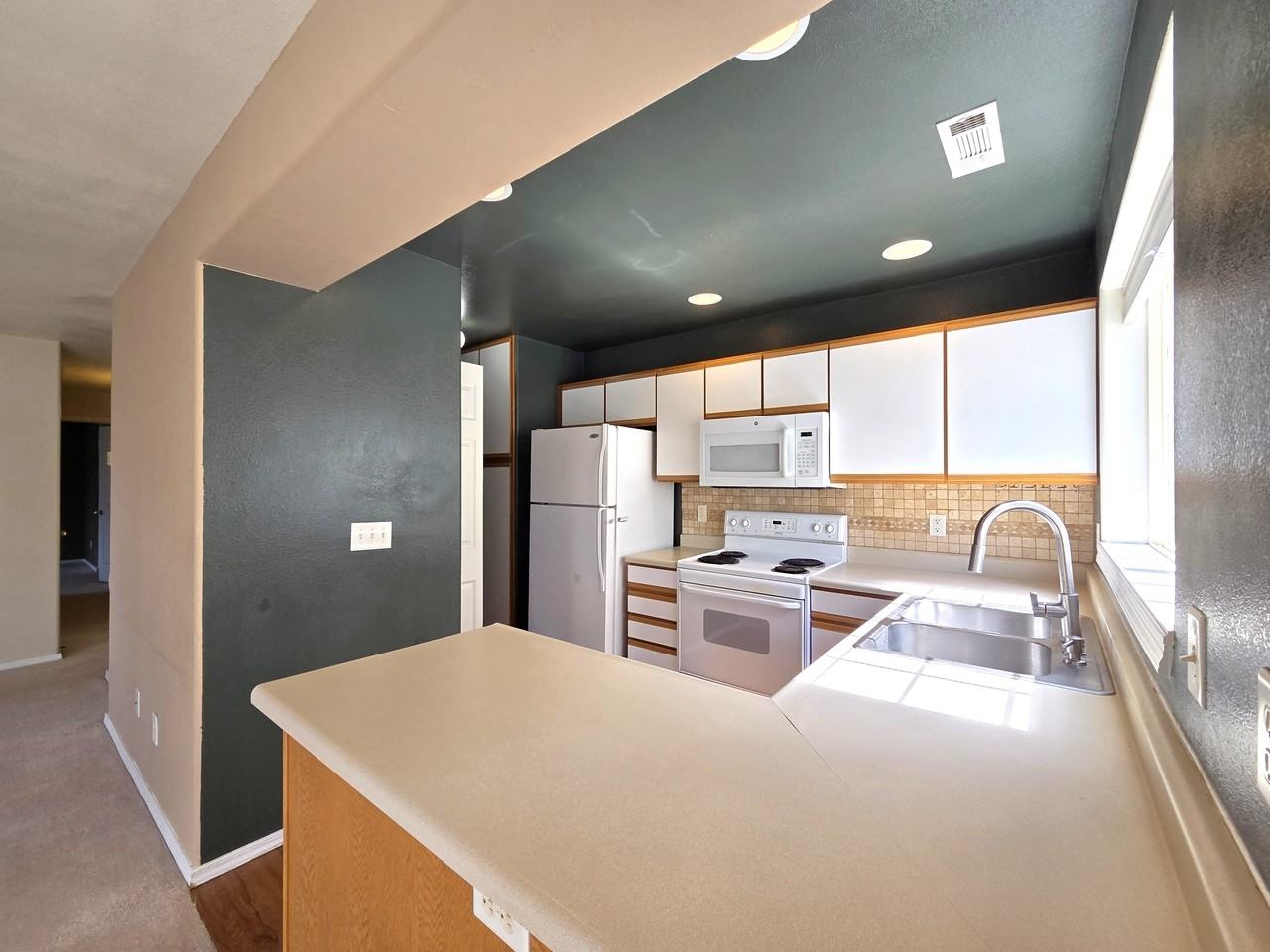 2940 W Villard St #G - Photo 2 of 15