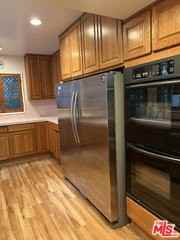 639 Navy St #B - Photo 2 of 6