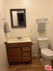 639 Navy St #B - Photo 6 of 6